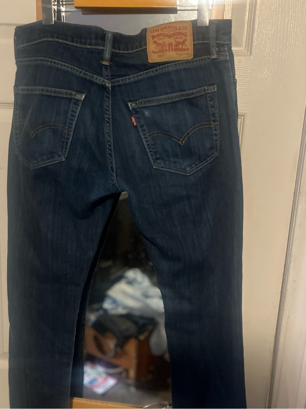 Size 32 x 30 Levi's Men’s 504 Straight Jeans, Dark Wash Jeans
